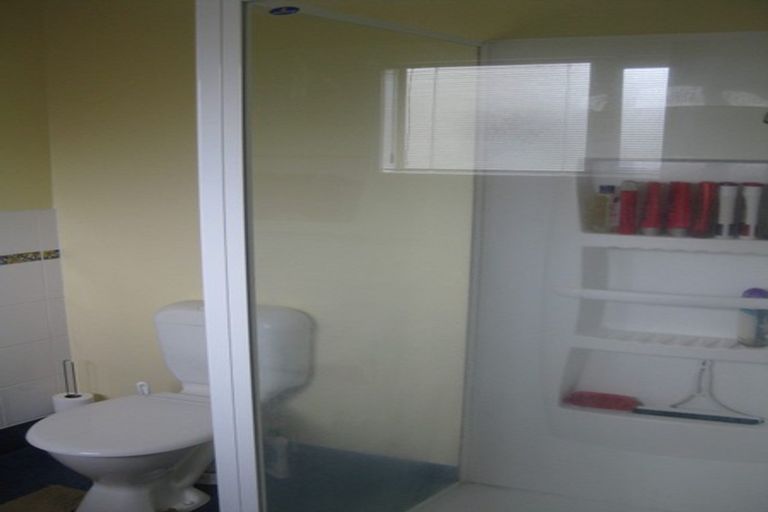 Photo of property in 41 Colchester Crescent, Newlands, Wellington, 6037