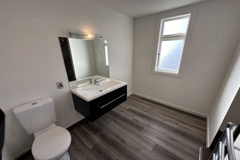 Photo of property in 28 King Street, Coalgate, 7673