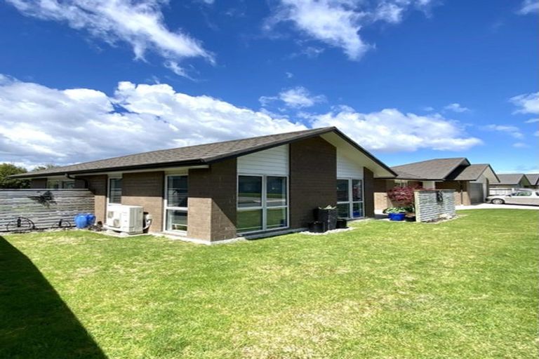 Photo of property in 6 Cory Jane Grove, Riverstone Terraces, Upper Hutt, 5018