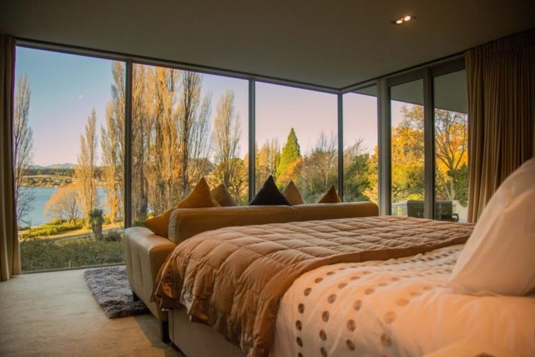 Photo of property in 10 Tapley Paddock, Wanaka, 9305