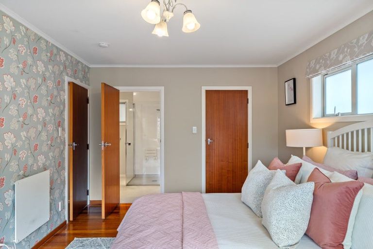 Photo of property in 51 Winston Street, Crofton Downs, Wellington, 6035