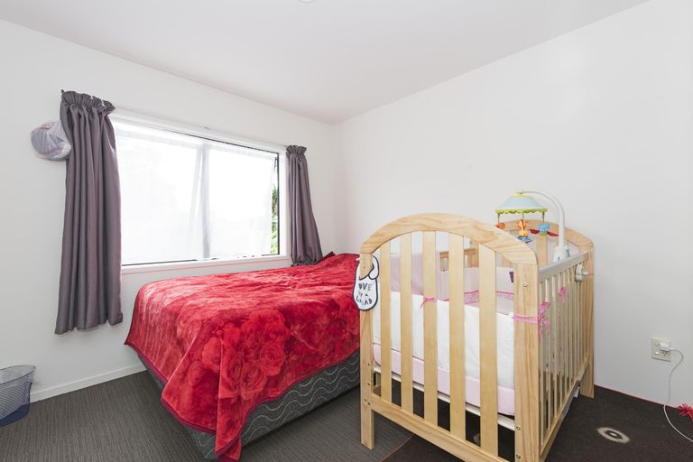 Photo of property in 6/36 West Coast Road, Glen Eden, Auckland, 0602