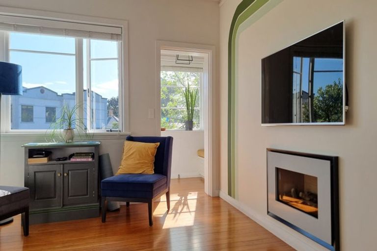 Photo of property in 3/64 Victoria Road, Devonport, Auckland, 0624