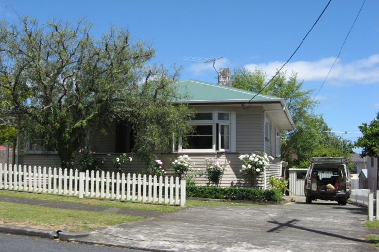Photo of property in 15 Totara Avenue, Pukekohe, 2120