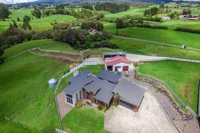 Photo of property in 1375 Carrington Road, Hurworth, New Plymouth, 4371