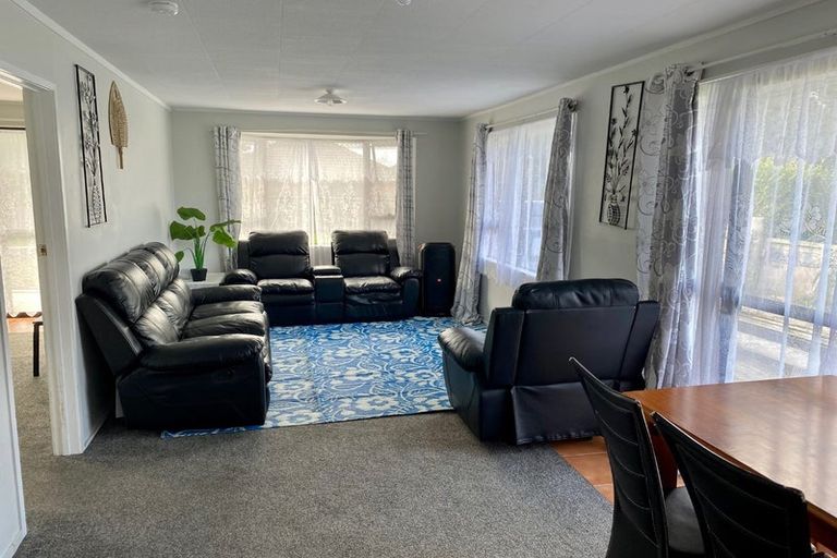 Photo of property in 109 Manuroa Road, Takanini, 2112