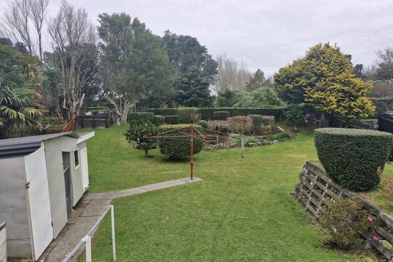 Photo of property in 10 Kapui Place, Waitara, 4320