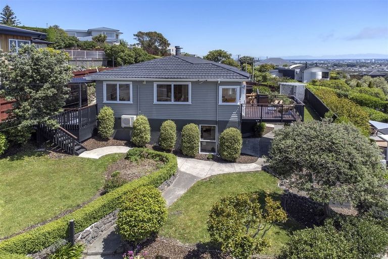 Photo of property in 51 Marama Crescent, Mount Pleasant, Christchurch, 8081