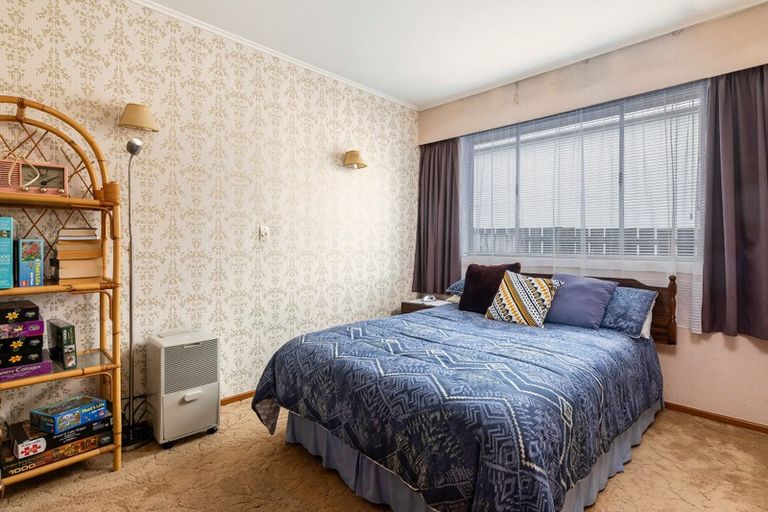 Photo of property in 1/73 Vodanovich Road, Te Atatu South, Auckland, 0610