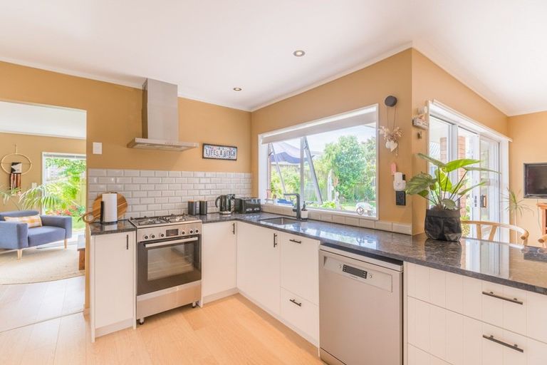 Photo of property in 16 Manly Garden, Paraparaumu Beach, Paraparaumu, 5032