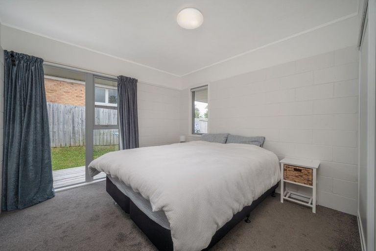 Photo of property in 1-2/19 Pegler Drive, Howick, Auckland, 2014