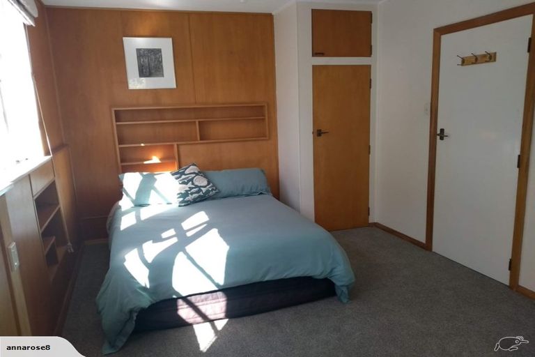 Photo of property in 16 Taungata Road, York Bay, Lower Hutt, 5013