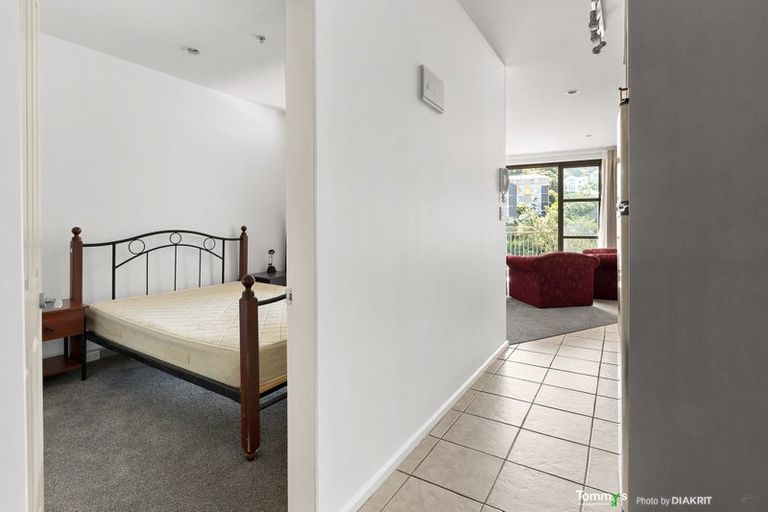 Photo of property in Atrium Towers, 8g/154 The Terrace, Wellington Central, Wellington, 6011