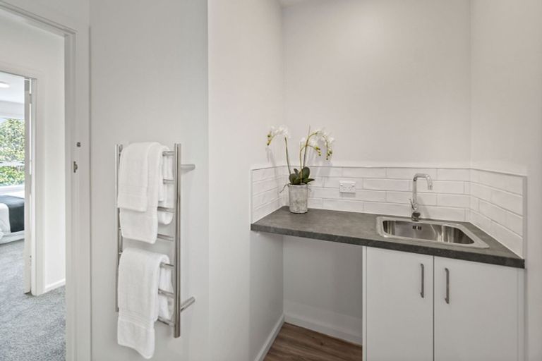 Photo of property in 112 Wainoni Road, Avondale, Christchurch, 8061