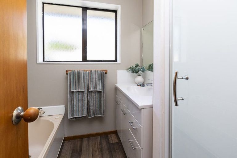 Photo of property in 2/84a Withells Road, Avonhead, Christchurch, 8042