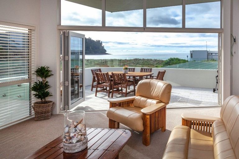 Photo of property in 218a Beverley Terrace, Whangamata, 3620