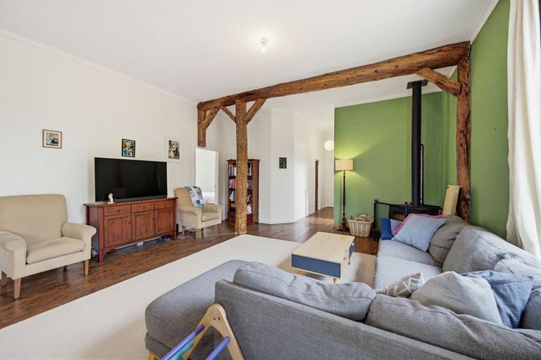 Photo of property in 9 Ruataniwha Street, Waipawa, 4210