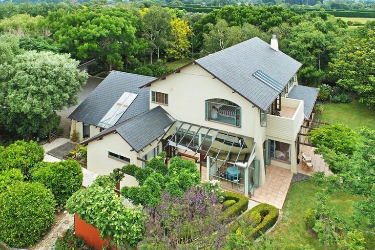 Photo of property in 22 Ewen Place, Karaka, Papakura, 2580