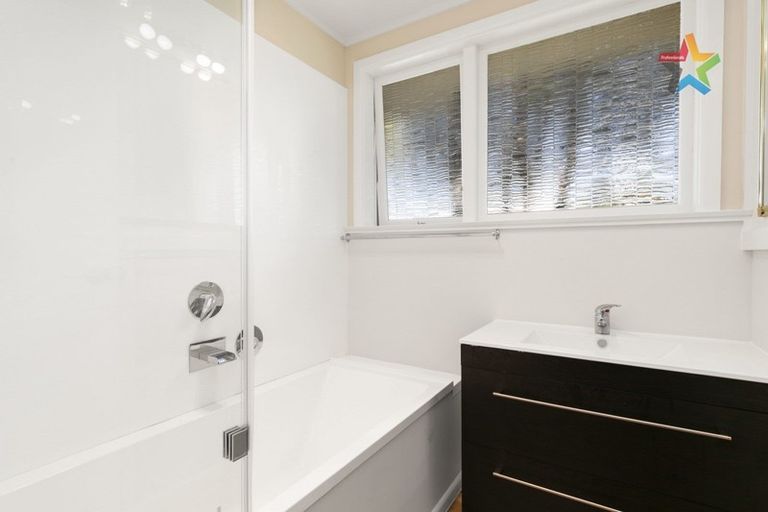 Photo of property in 7 Panorama Grove, Harbour View, Lower Hutt, 5010