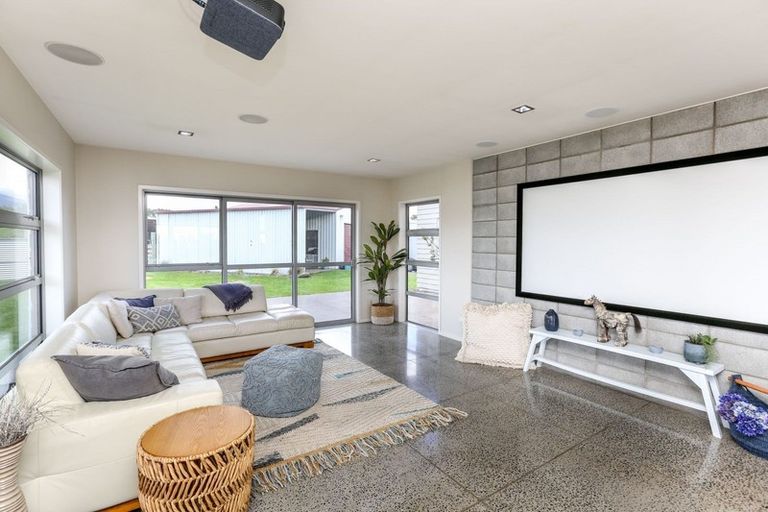 Photo of property in 1375 Carrington Road, Hurworth, New Plymouth, 4371