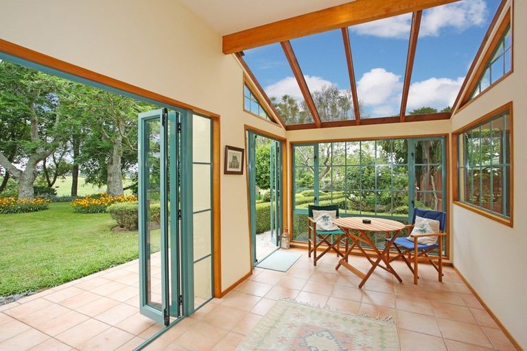 Photo of property in 22 Ewen Place, Karaka, Papakura, 2580