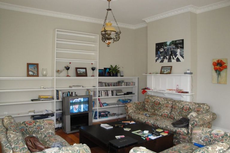 Photo of property in 336 The Terrace, Te Aro, Wellington, 6011