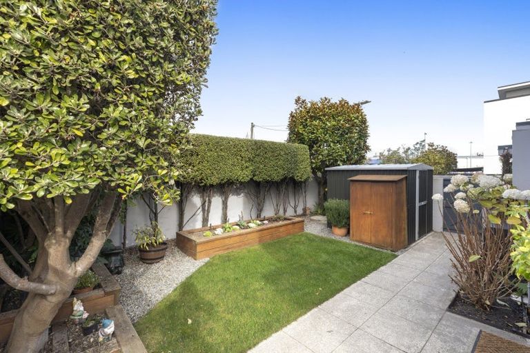 Photo of property in 28 Mayfair Street, Riccarton, Christchurch, 8011