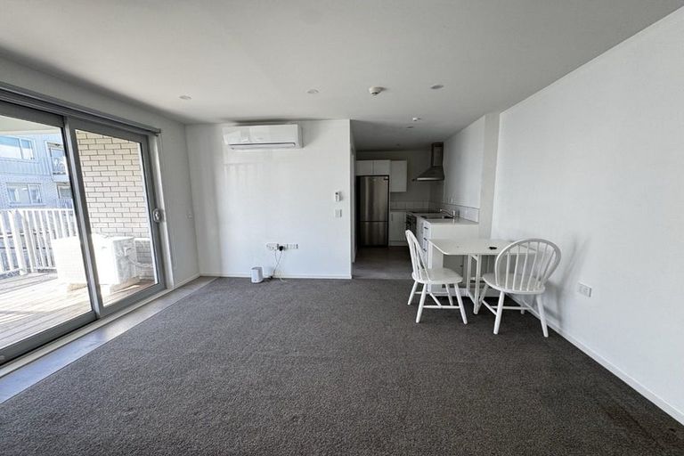Photo of property in 102/28b Eileen Newey Place, Henderson, Auckland, 0612