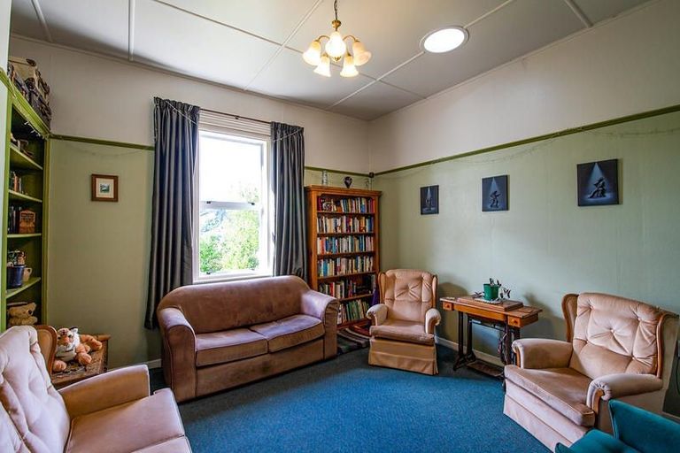 Photo of property in 21 Peel Street, Lawrence, 9532