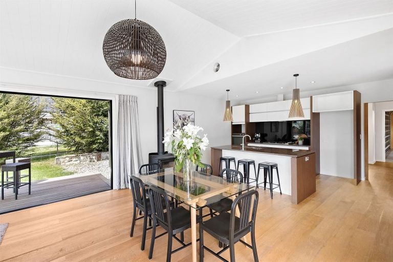 Photo of property in 13 Hovingham Court, Jacks Point, Queenstown, 9371