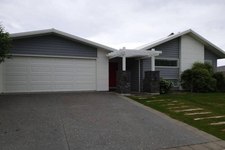 Photo of property in 36 Resolution Drive, Whitby, Porirua, 5024