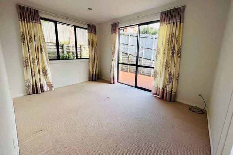 Photo of property in 15 Ballymore Drive, Pinehill, Auckland, 0632