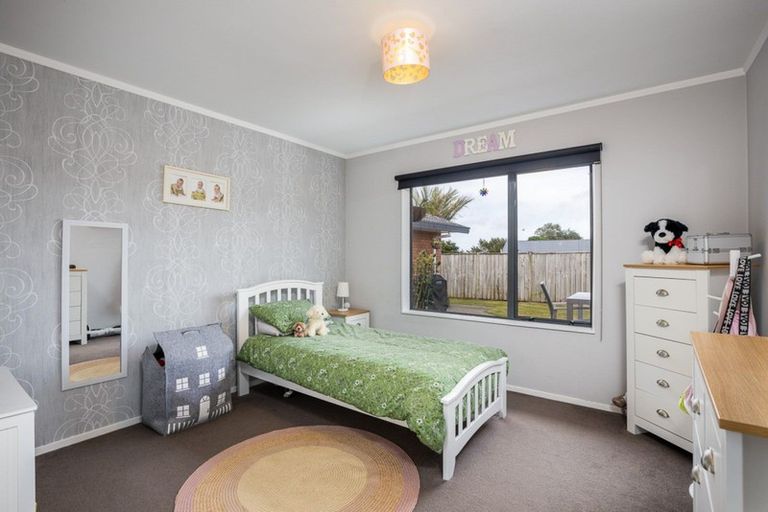 Photo of property in 68 Branch Road, Highlands Park, New Plymouth, 4312