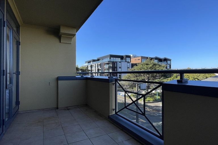 Photo of property in 2c/7-11 Bute Road, Browns Bay, Auckland, 0630