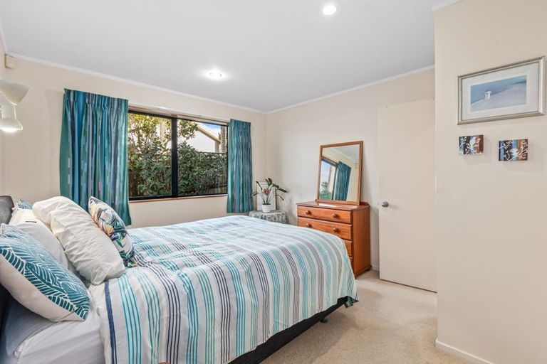 Photo of property in 19 Angel Way, Stanmore Bay, Whangaparaoa, 0932