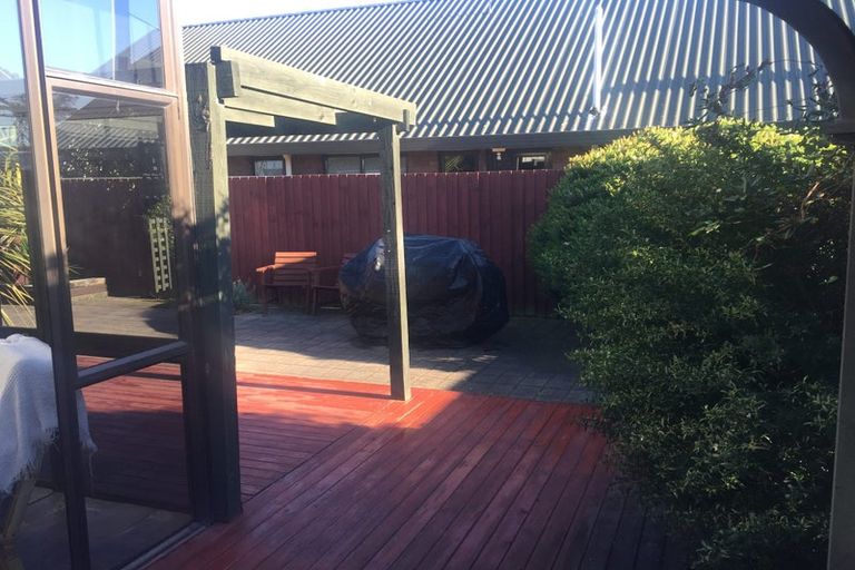 Photo of property in 12 Briarmont Street, Avondale, Christchurch, 8061