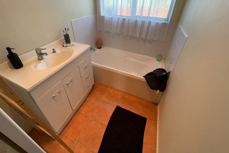 Photo of property in 146 Mahia Road, Wattle Downs, Auckland, 2103