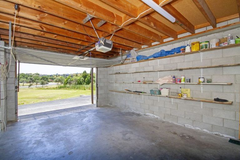 Photo of property in 1/2 Sylvan Avenue, Northcote, Auckland, 0627