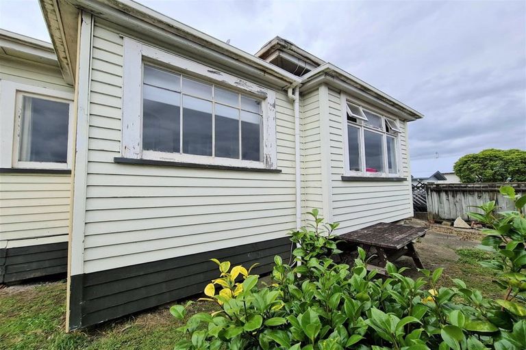 Photo of property in 42 Chelwood Street, Takaro, Palmerston North, 4412
