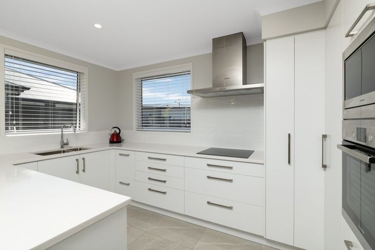 Photo of property in 63 The Boulevard, Papamoa Beach, Papamoa, 3118