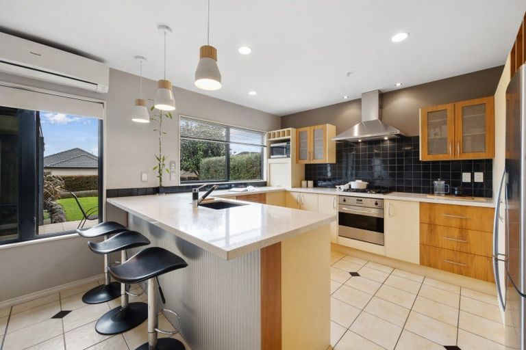 Photo of property in 27 Lansell Drive, East Tamaki Heights, Auckland, 2016