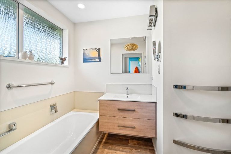 Photo of property in 17 Kinross Street, Hei Hei, Christchurch, 8042