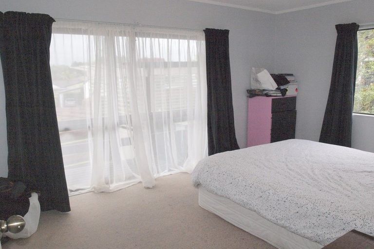 Photo of property in 18 Pokapu Place, Bethlehem, Tauranga, 3110