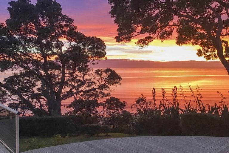 Photo of property in 30 Marellen Drive, Red Beach, 0932