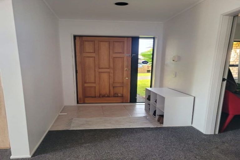 Photo of property in 10 Orangewood Drive, Northpark, Auckland, 2013