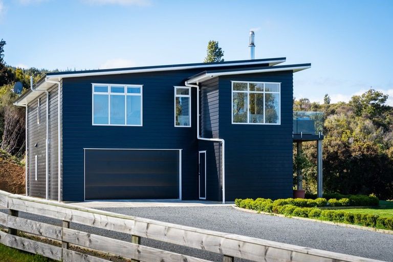 Photo of property in 222 Fairview Drive, Birchville, Upper Hutt, 5372