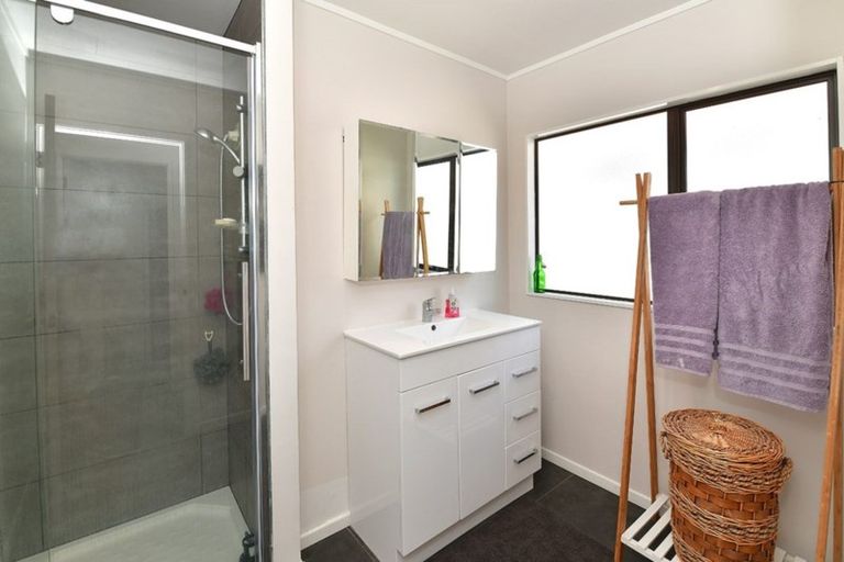 Photo of property in 2/117 Parkhurst Road, Parakai, 0830