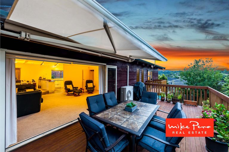 Photo of property in 7 Pokapu Street, Titirangi, Auckland, 0600