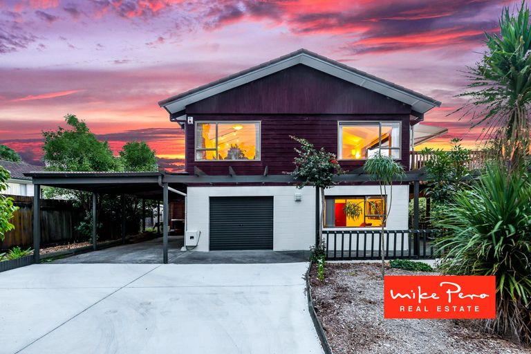 Photo of property in 7 Pokapu Street, Titirangi, Auckland, 0600