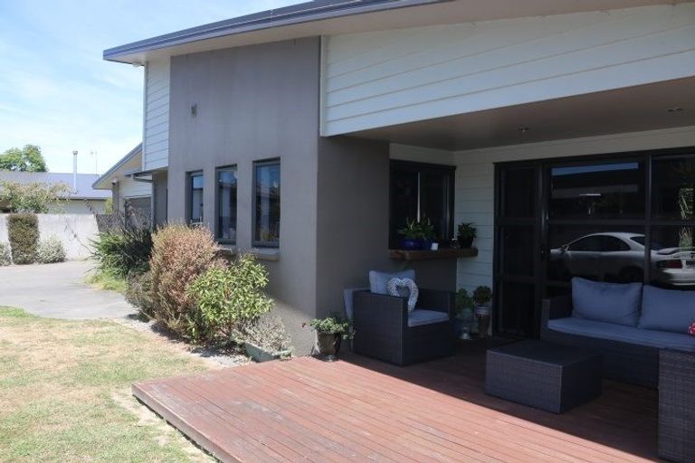 Photo of property in 65a Rosalie Terrace, Kelvin Grove, Palmerston North, 4414